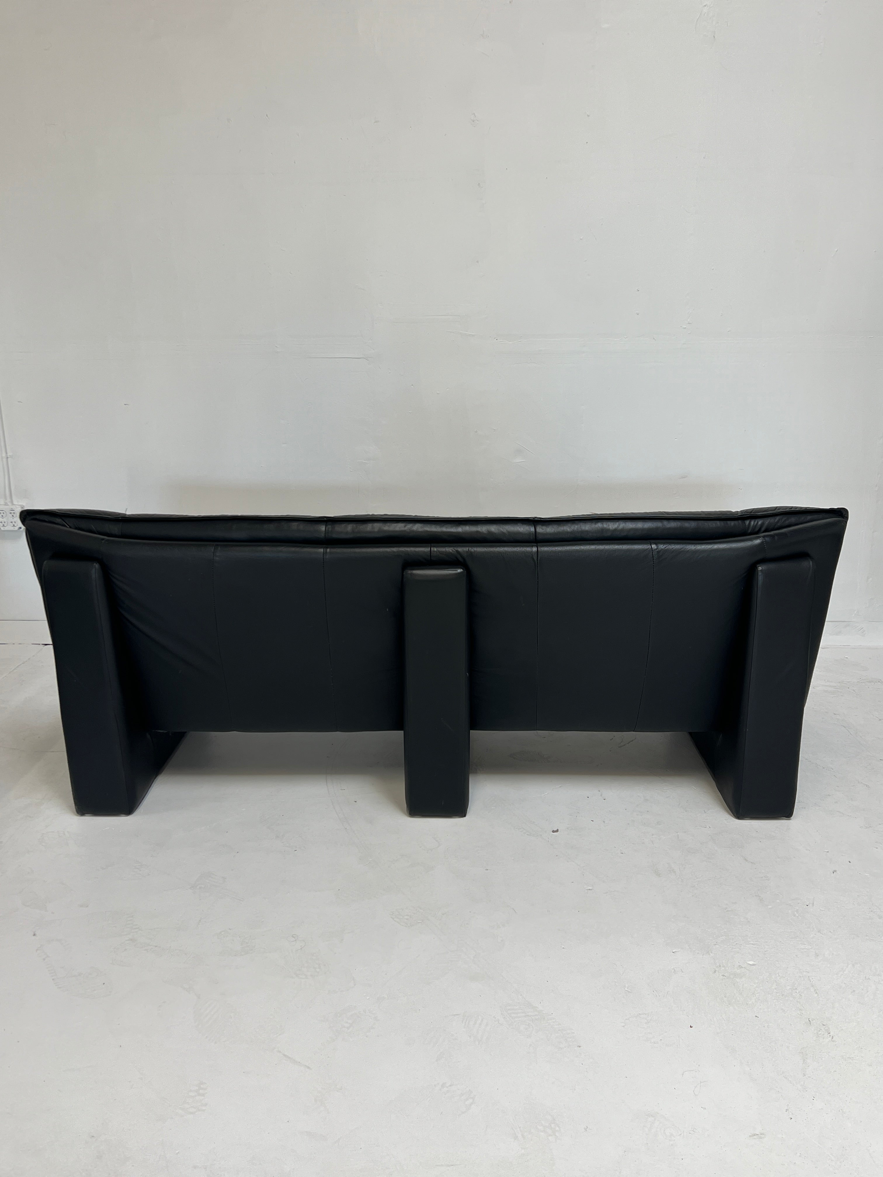 Black Nicolettie Style Sofa