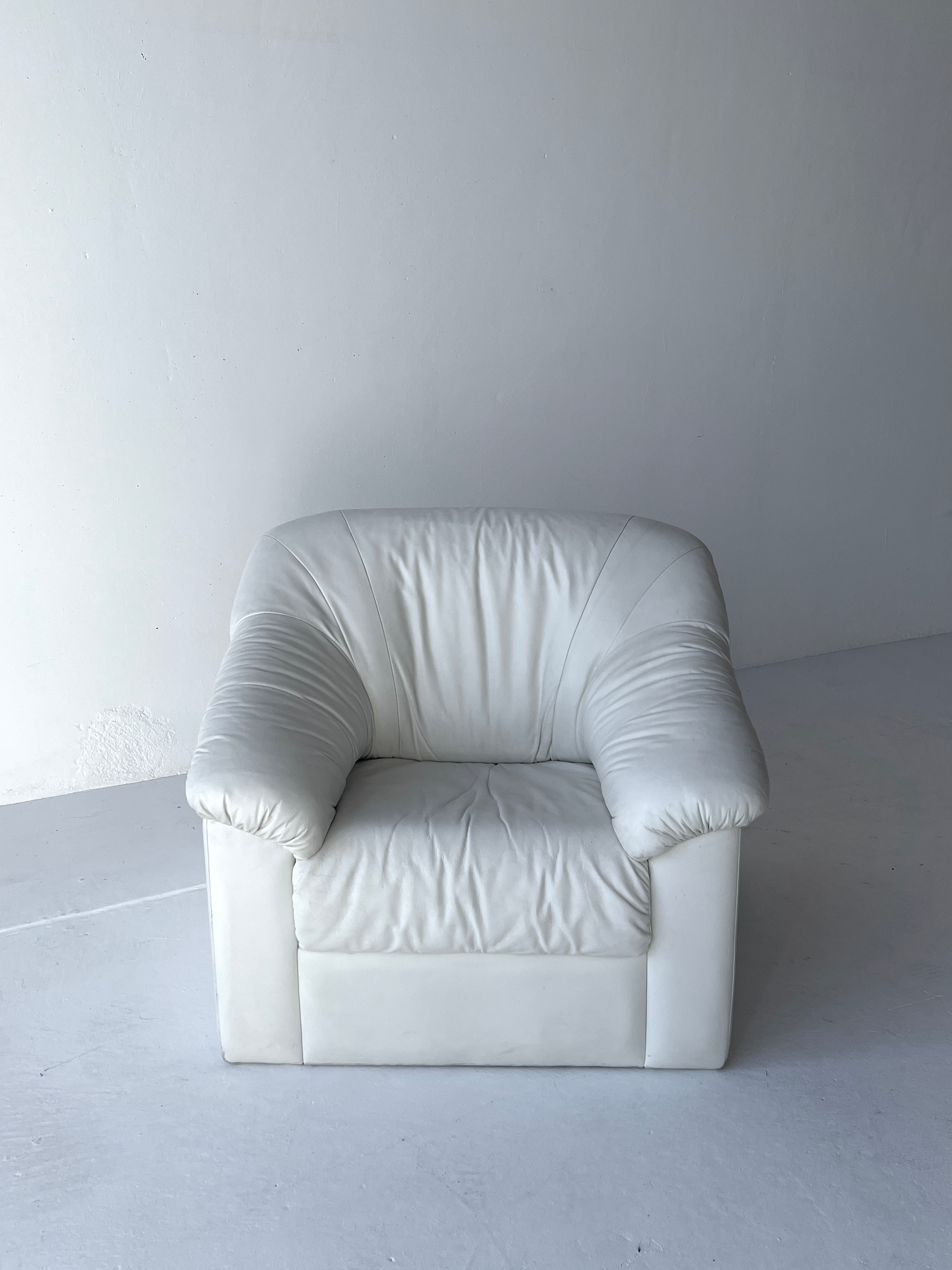 Vintage White Leather Arm Chair