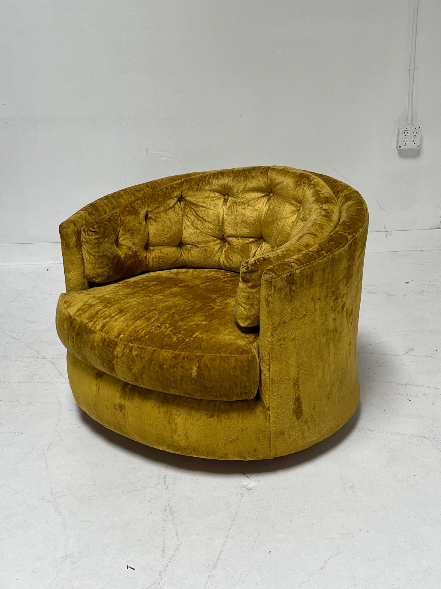 Mid Century Milo Baughman Style Swivel Chair