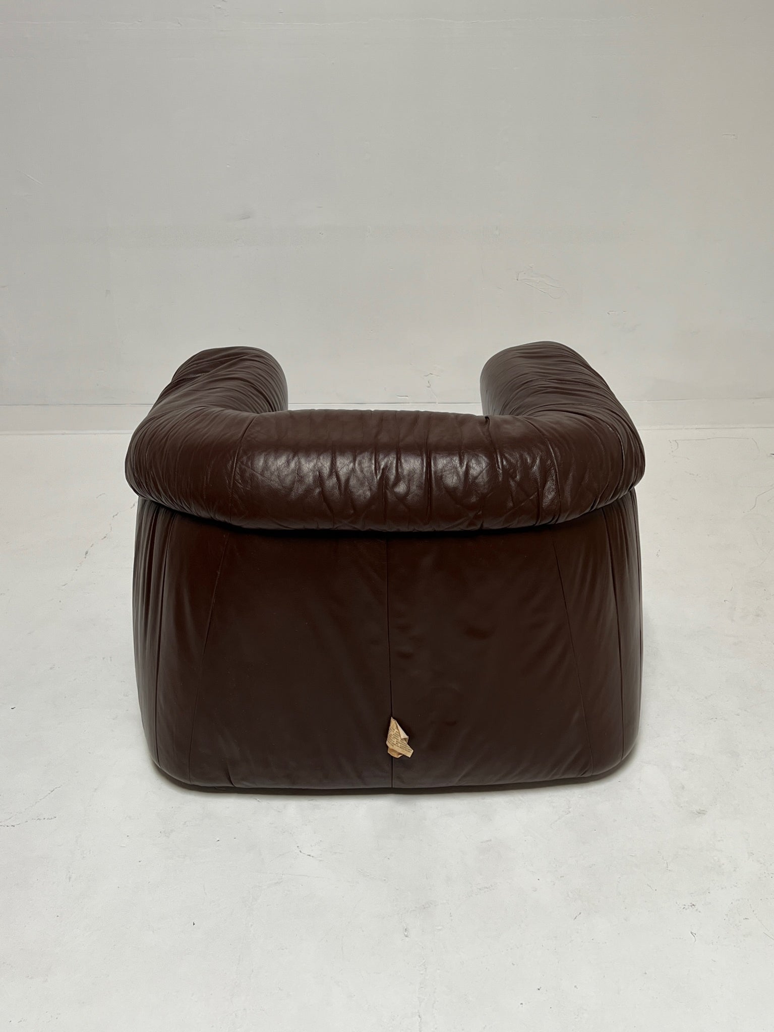 Italian Brown Leather Lounge Chair by Salotti Natuzzi